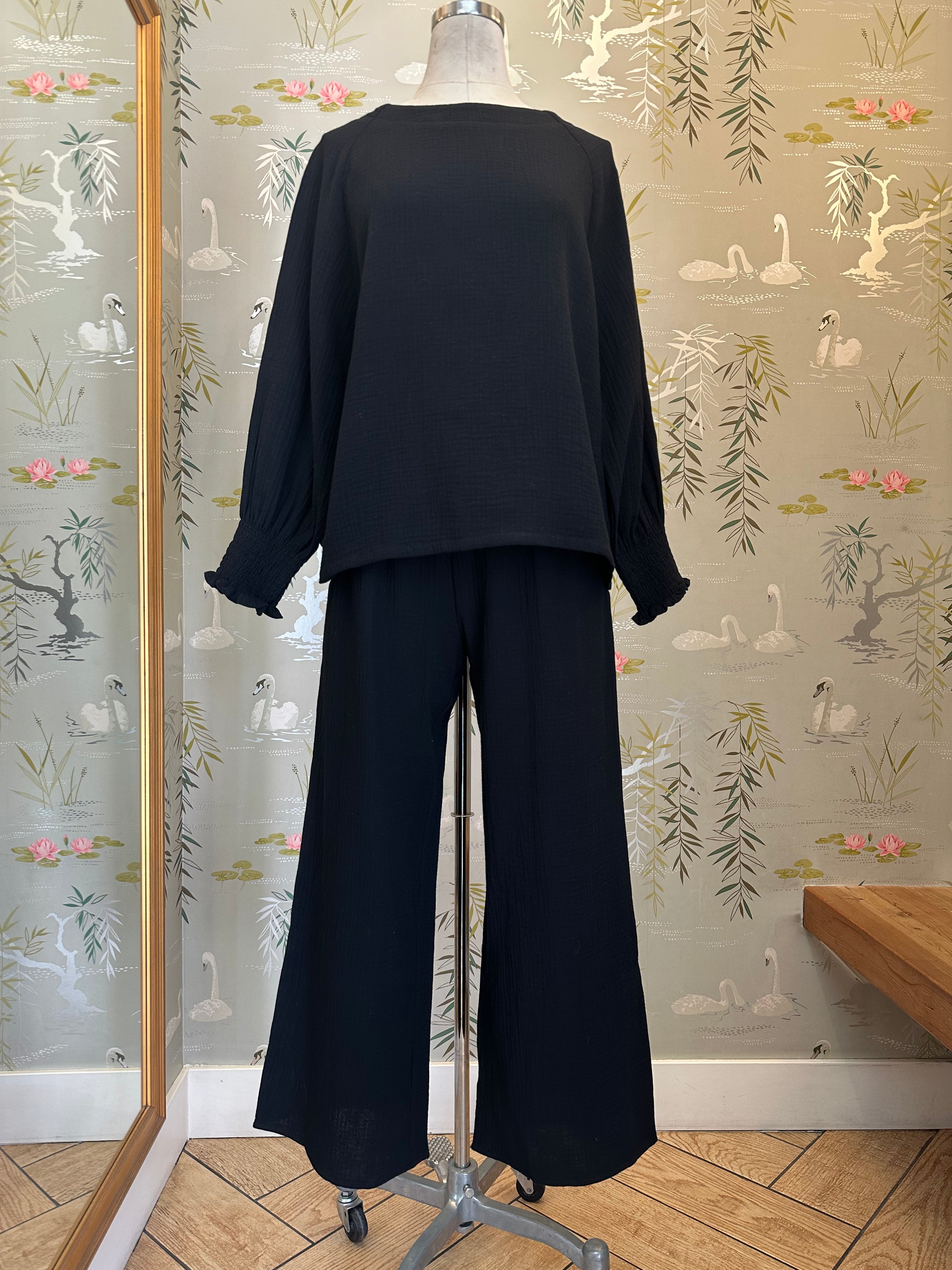 Zoe Smocked Pant- Black