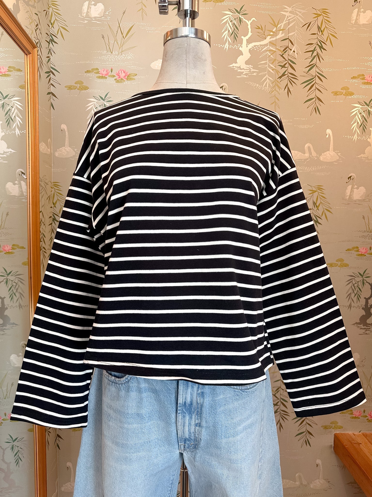 Shelly Stripe Top- White Stripe