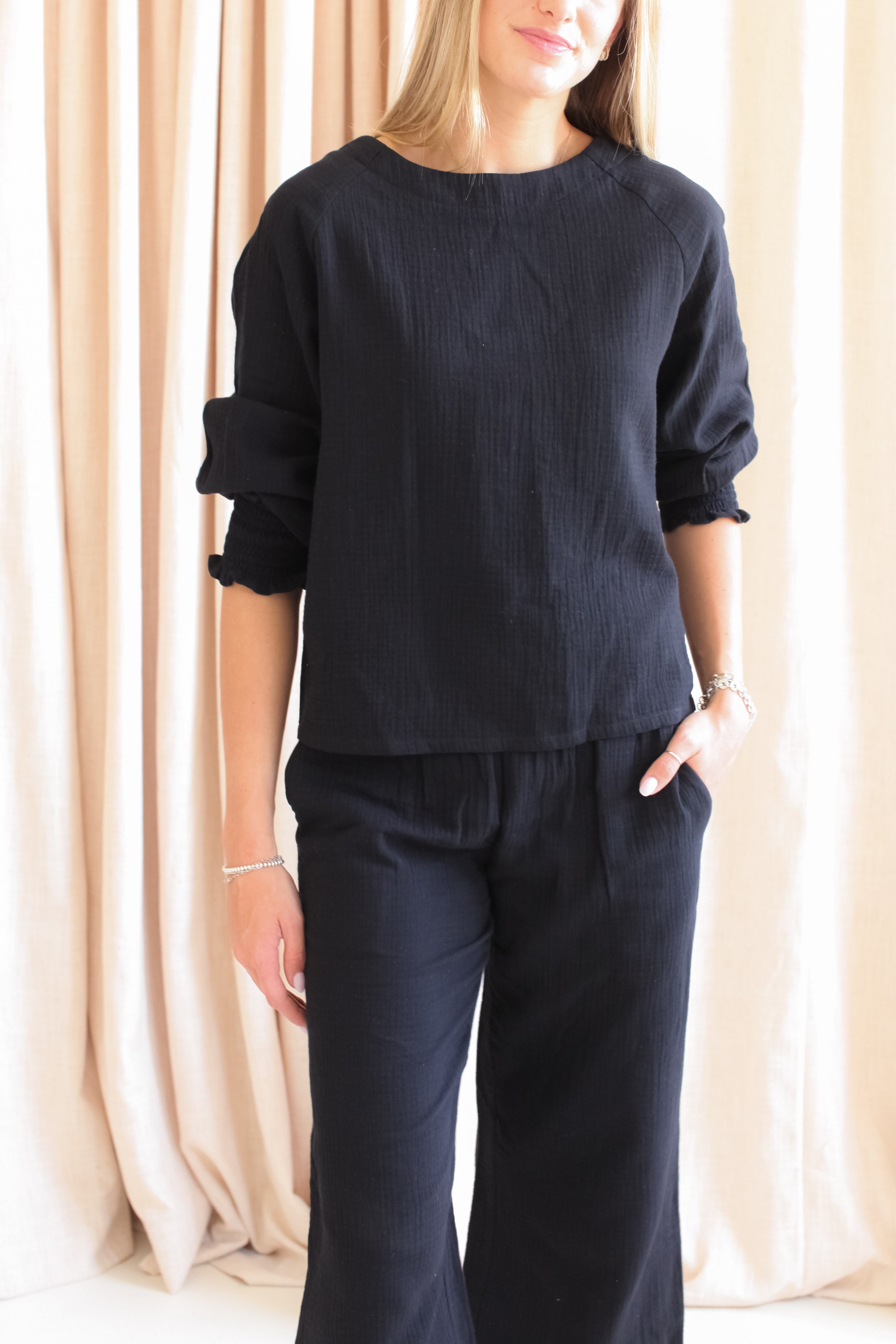 Zoe Smocked Pant- Black