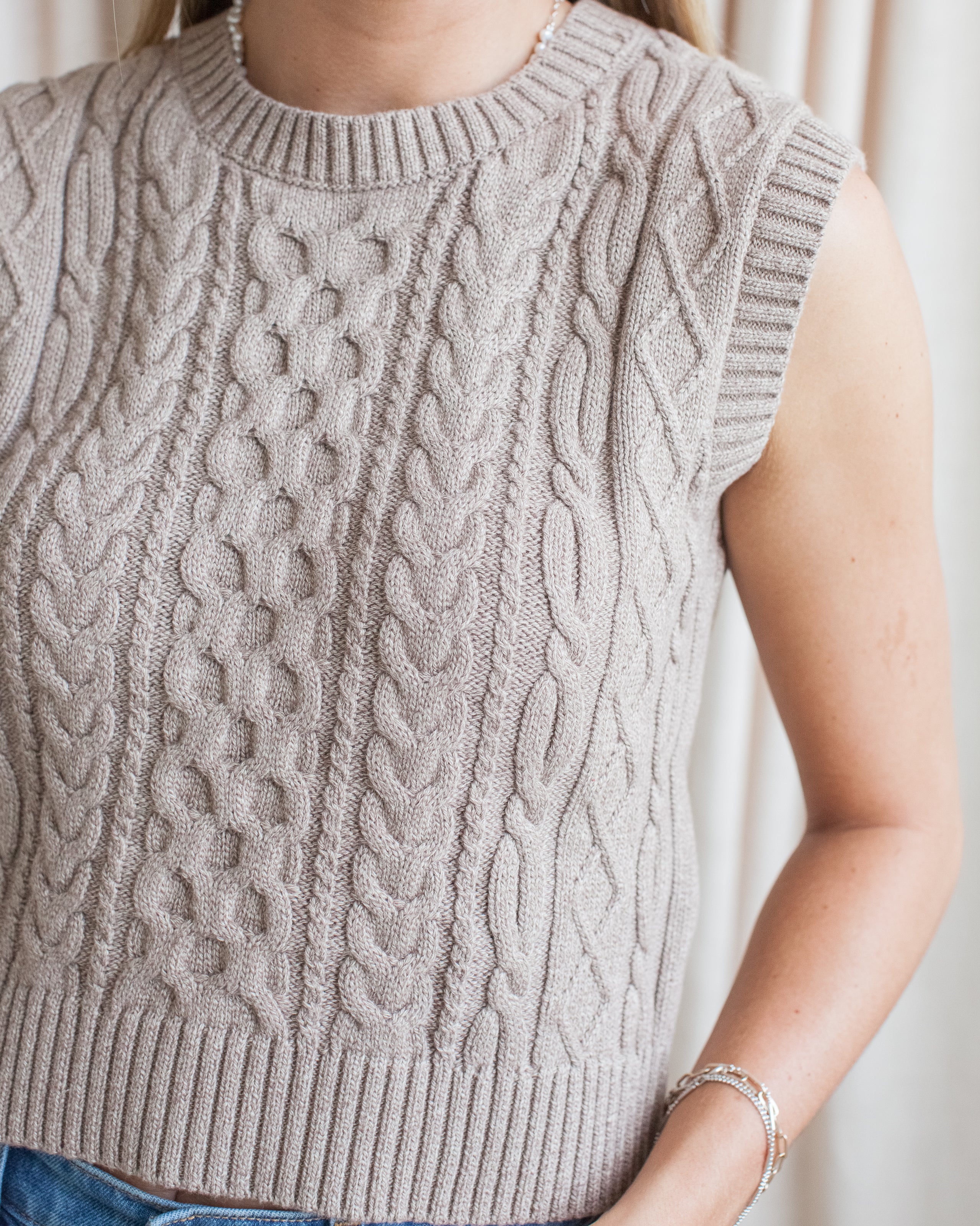 Colby Knit Vest - Beige